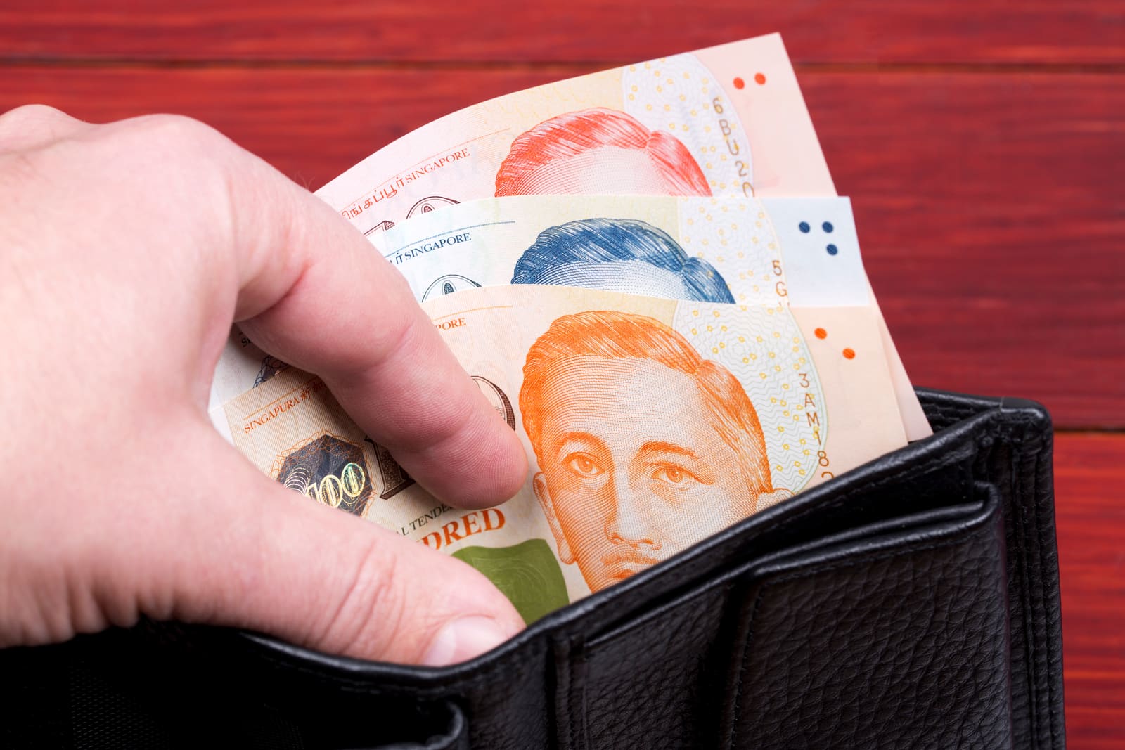 Where to Park Spare Cash: Cash Management Platforms Compared